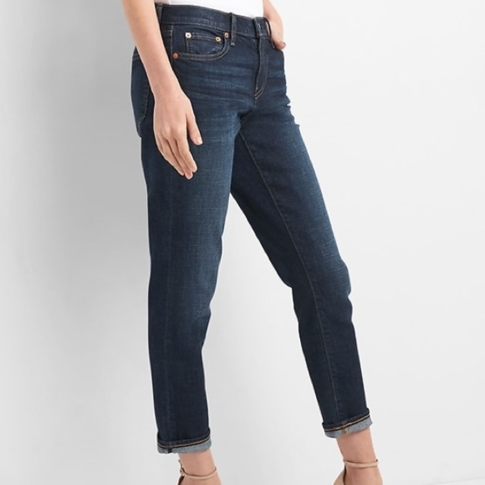 Gap Mid Rise Best Girlfriend Jeans - Medium Indigo